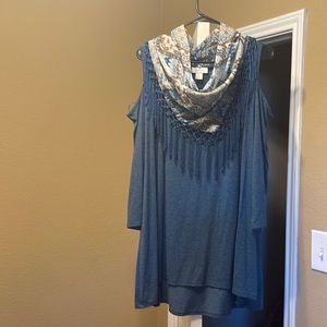 Style & Co Top w/detachable scarf